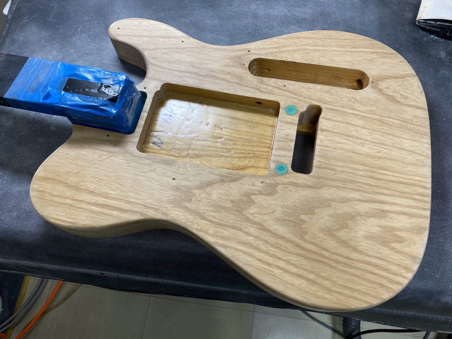 分厚いポリ塗装をラッカー塗装にリフィニッシュ mg's