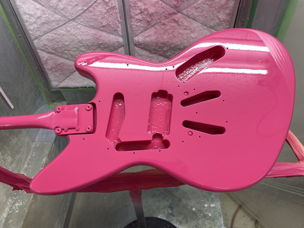 ショッキングピンク塗装