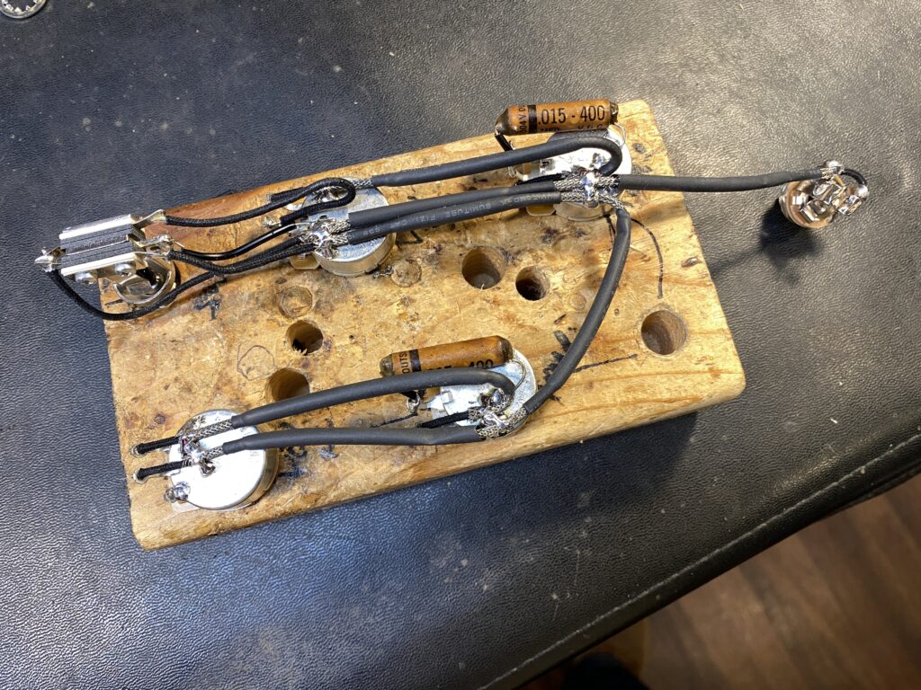 セミアコアッセンブリー